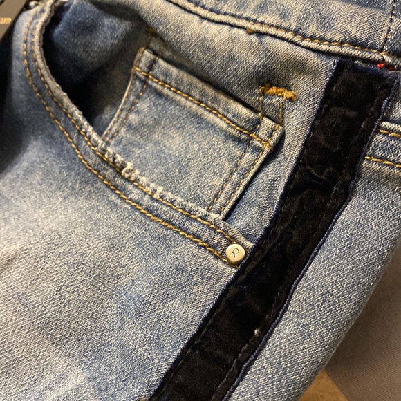 NWT Renuar Women's Size 8 Stretchy Pull On Blue Jeans 27" Inseam - Picture 9 of 9